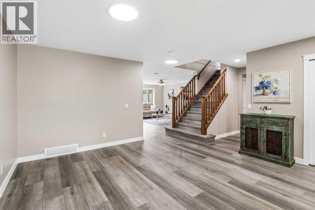 90 Royal Oak Grove NW — photo 16