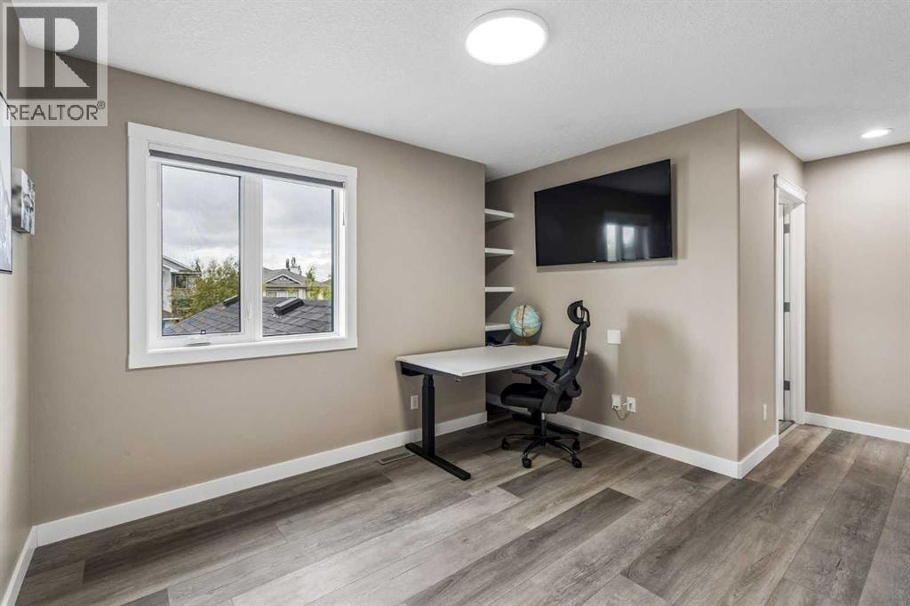 90 Royal Oak Grove NW — photo 18