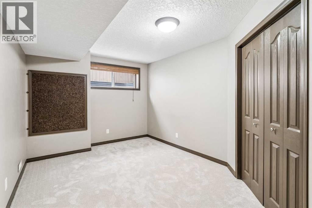 90 Royal Oak Grove NW — photo 26
