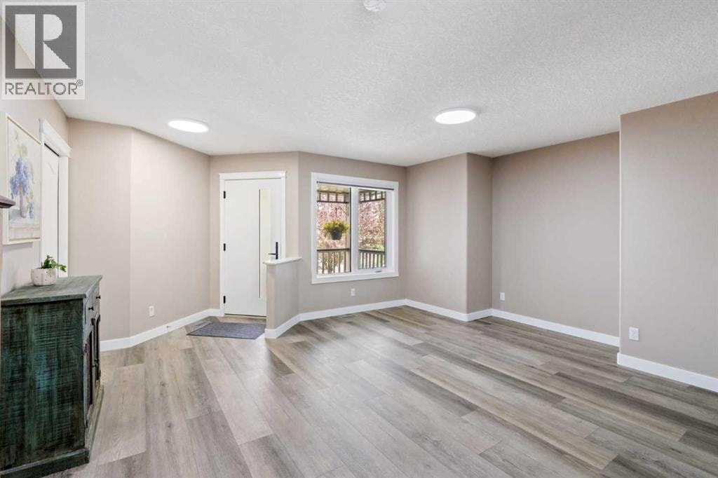 90 Royal Oak Grove NW — photo 15