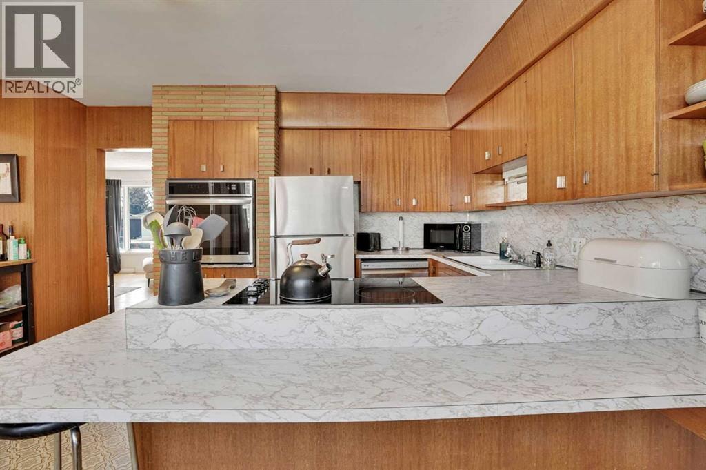 36 Malibou Road SW — photo 15