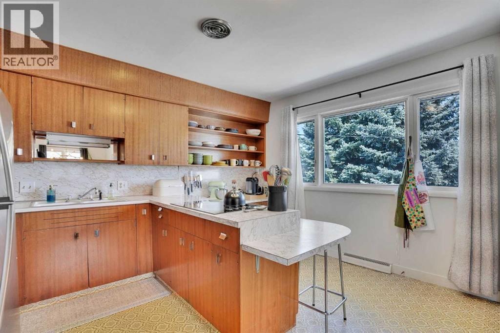 36 Malibou Road SW — photo 11
