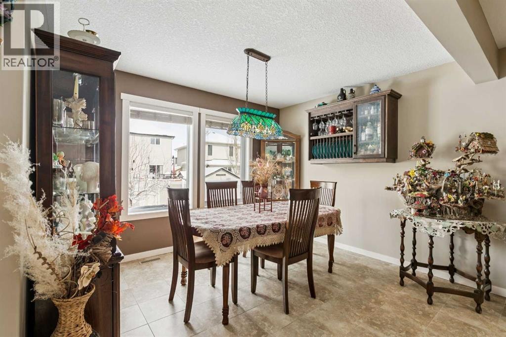 23 Kingston View SE — photo 17
