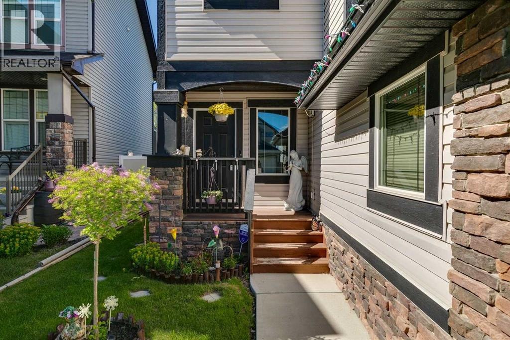 23 Kingston View SE — photo 3