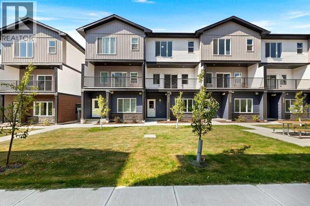 602, 90 Corner Meadows Manor NE — photo 2