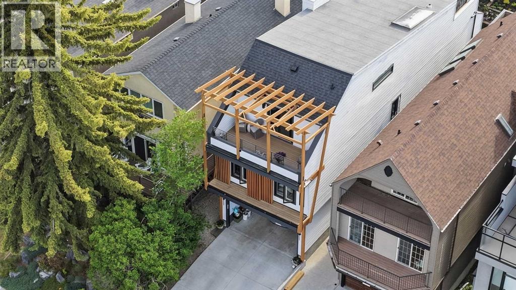 3817 18 Street SW — photo 2