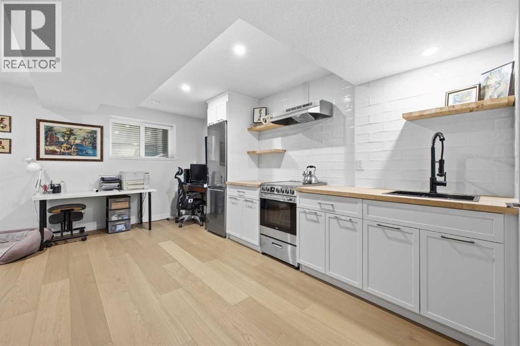3817 18 Street SW — photo 43