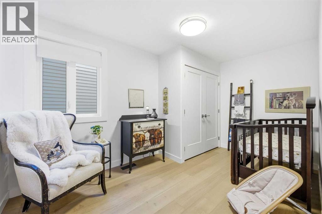 3817 18 Street SW — photo 25