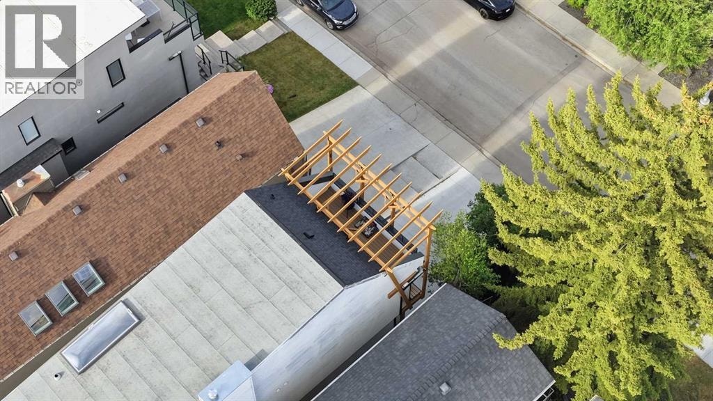 3817 18 Street SW — photo 3