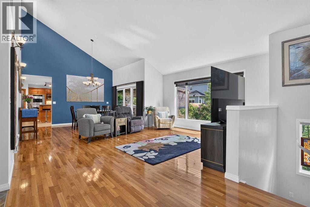 762 Stonehaven Drive — photo 2