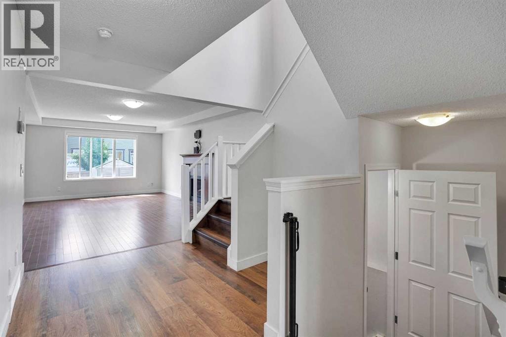 209 Windford Park SW — photo 4