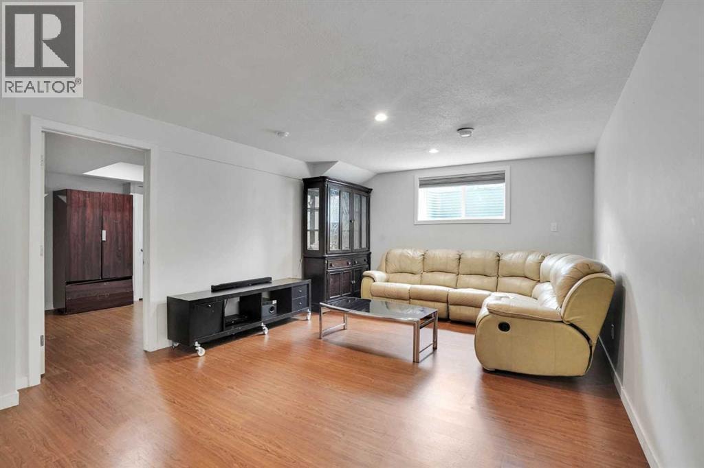 209 Windford Park SW — photo 42