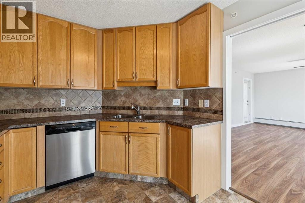 1213, 1213 Sienna Park Green SW — photo 16