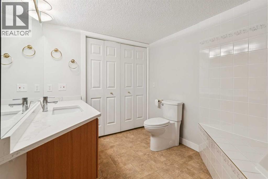1213, 1213 Sienna Park Green SW — photo 27