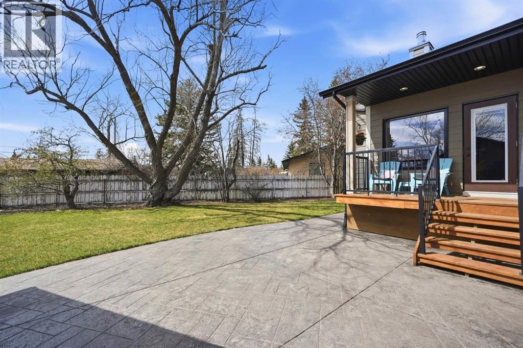 29 Winchester Crescent SW — photo 38