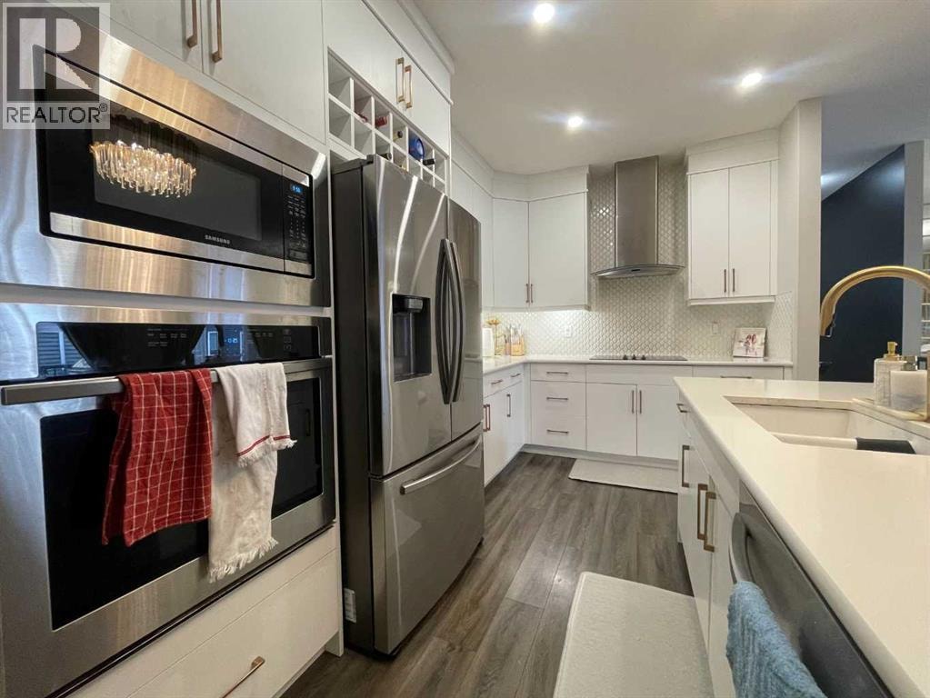 220 Carringham Road NW — photo 9