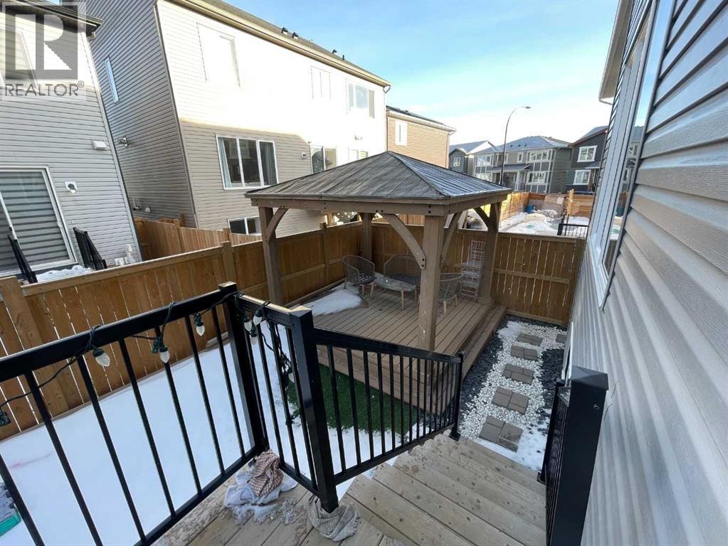 220 Carringham Road NW — photo 45