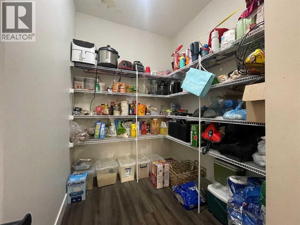 220 Carringham Road NW — photo 5
