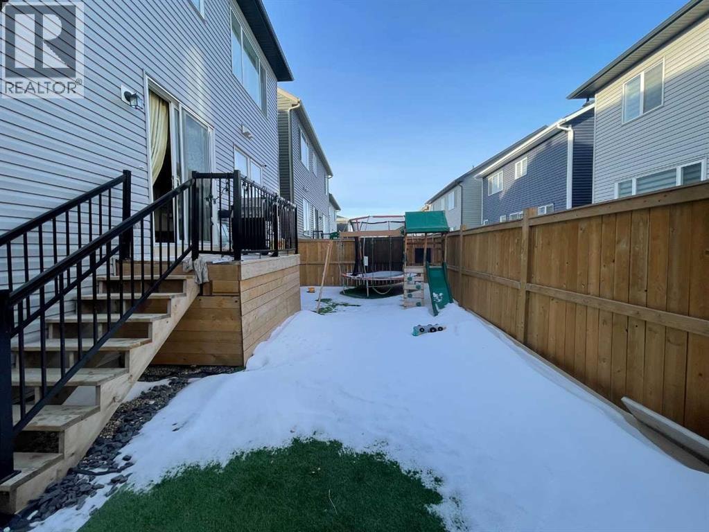 220 Carringham Road NW — photo 46