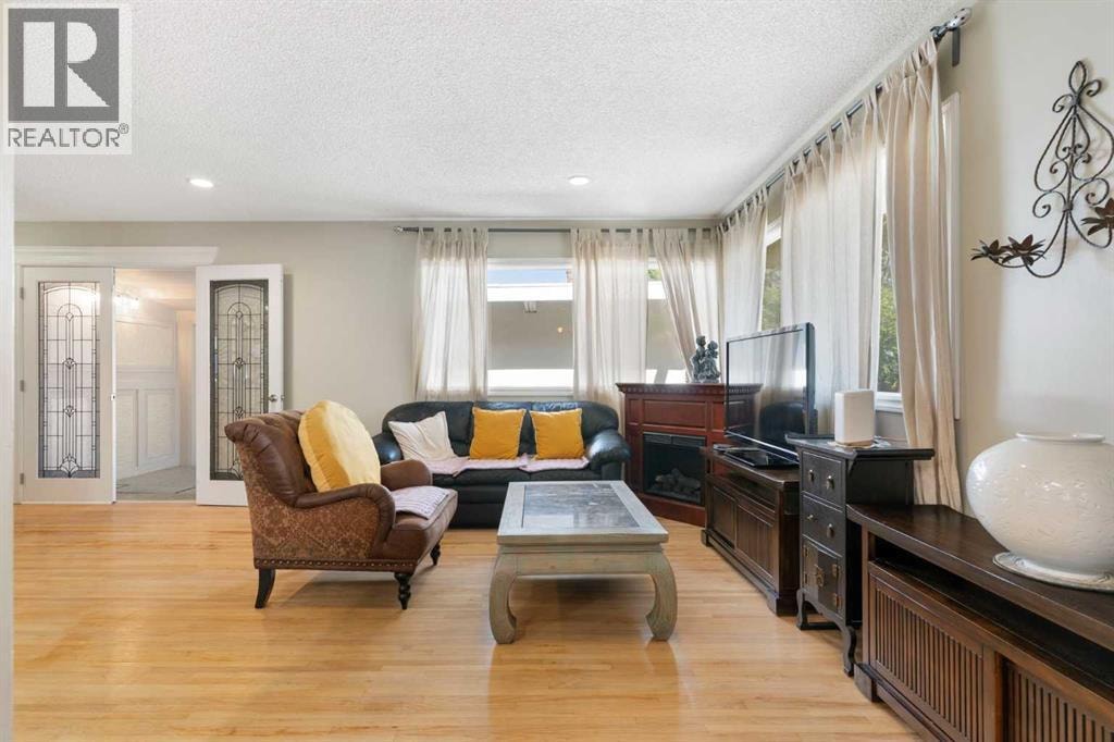 87 Hillgrove Drive SW — photo 5