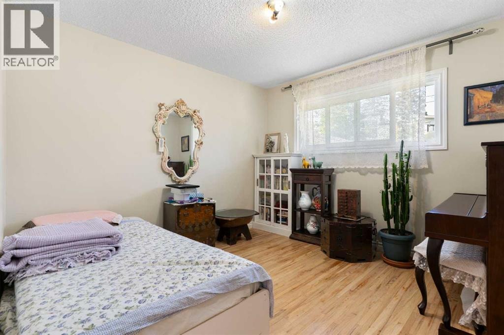 87 Hillgrove Drive SW — photo 18