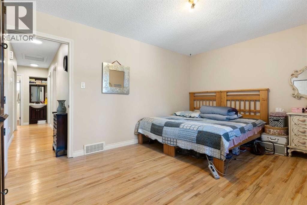 87 Hillgrove Drive SW — photo 15