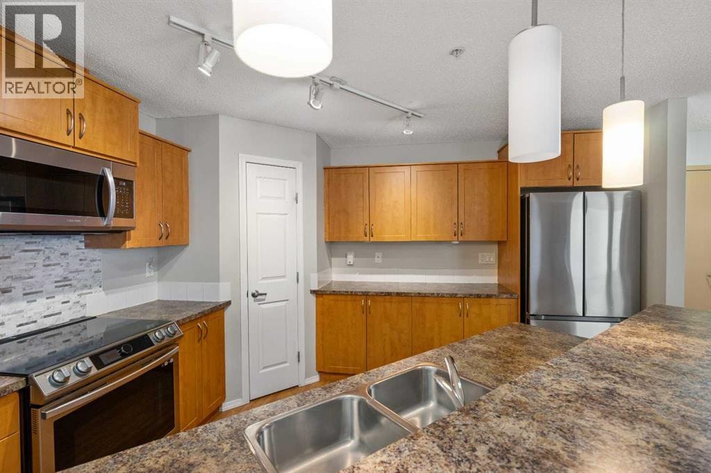 2327, 700 Willowbrook Road NW — photo 3