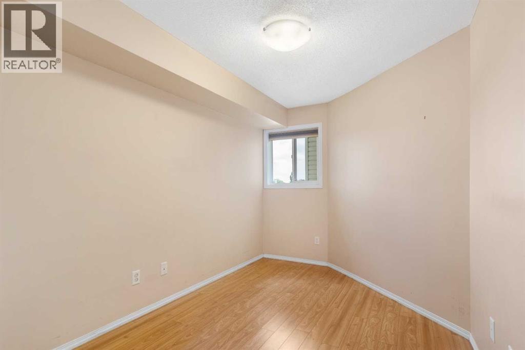 2327, 700 Willowbrook Road NW — photo 12