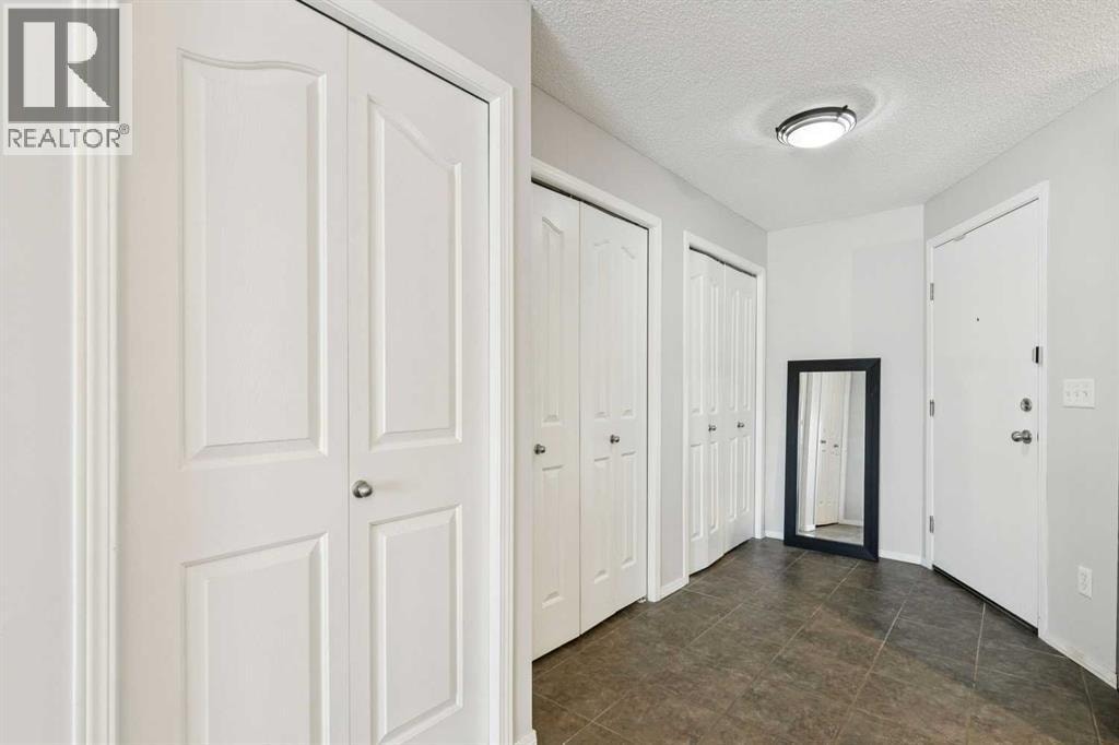 4210, 60 Panatella Street NW — photo 2