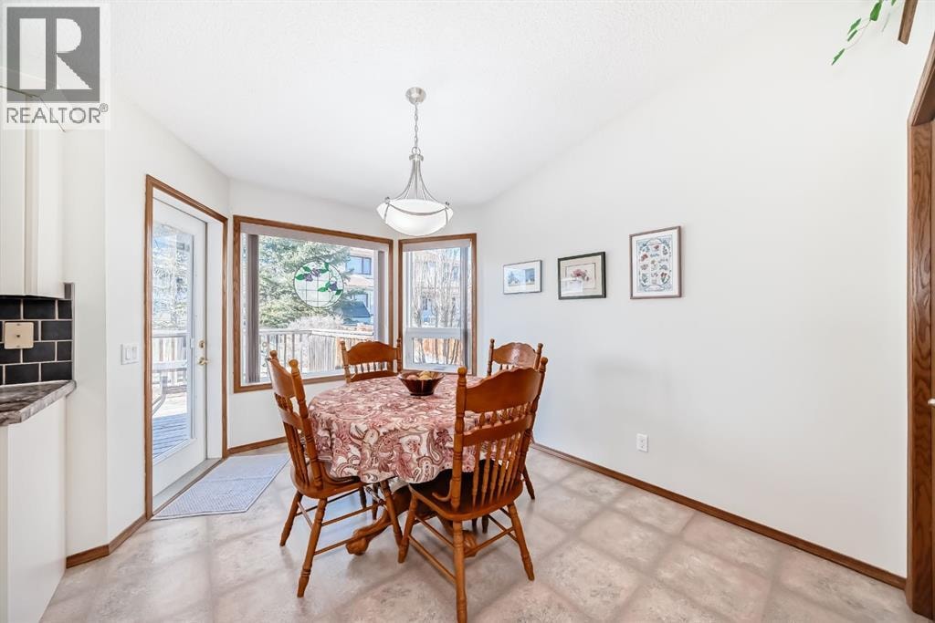 32 West Mackay Crescent — photo 9