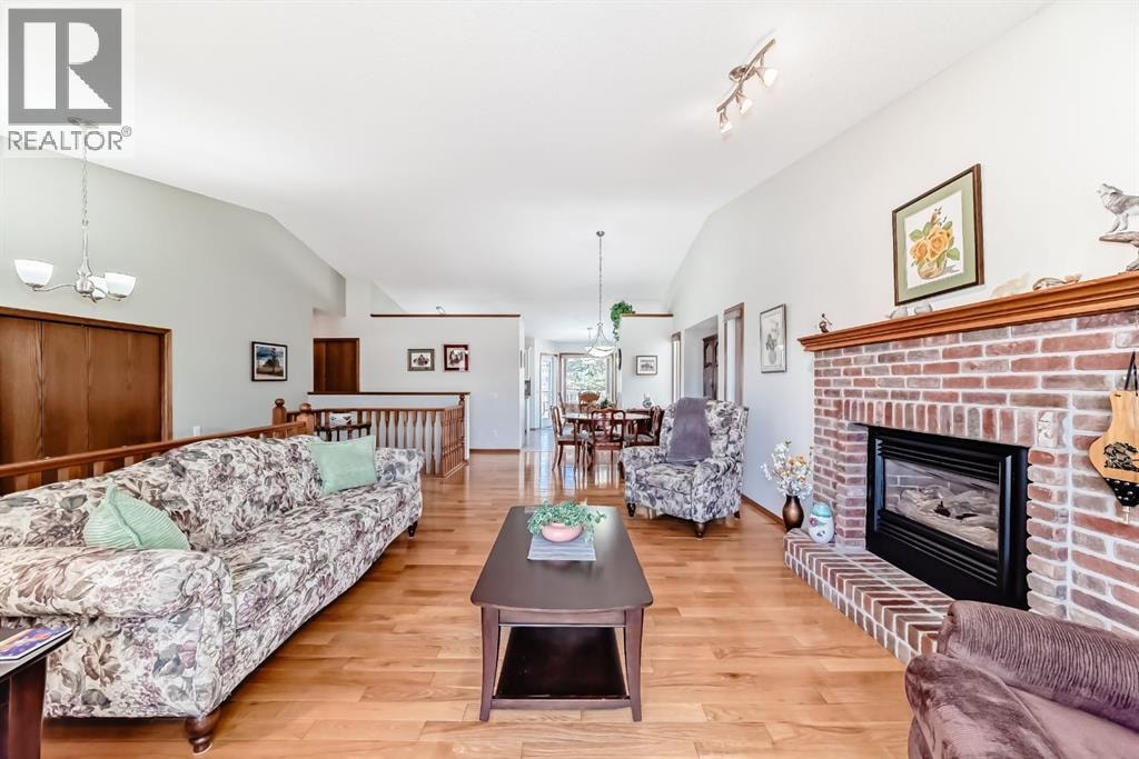 32 West Mackay Crescent — photo 6