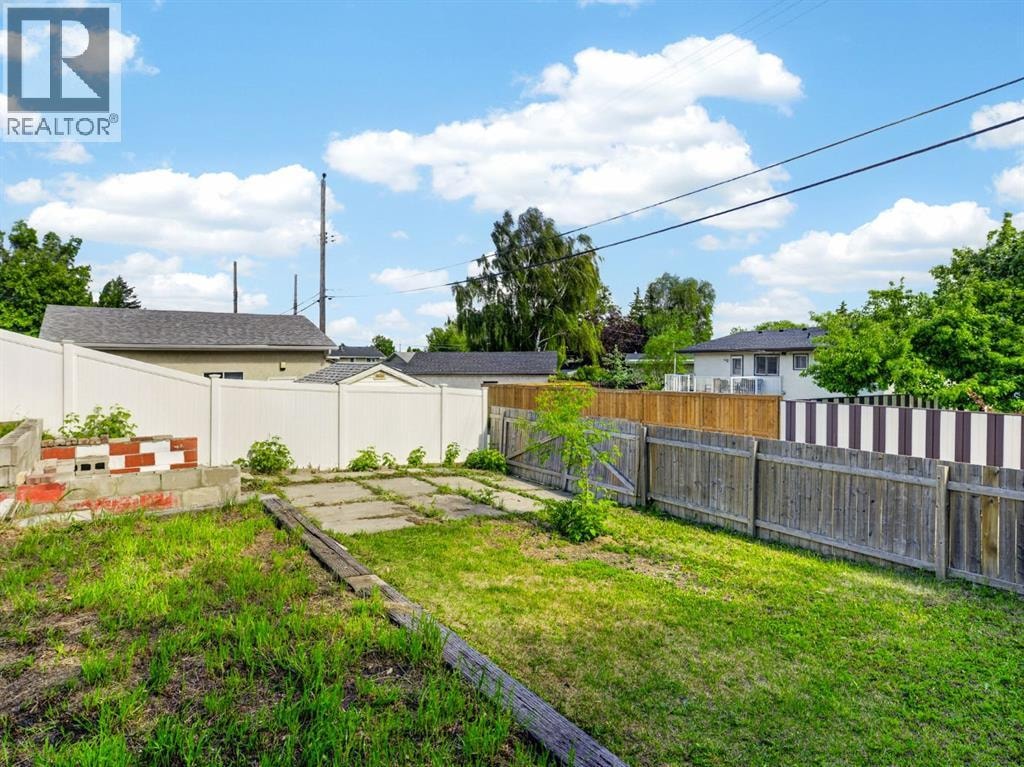 847 Raynard Crescent SE — photo 41