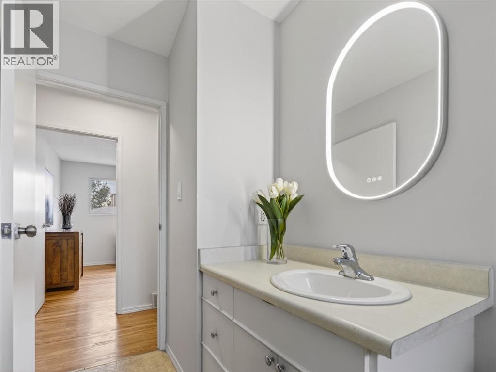 847 Raynard Crescent SE — photo 34
