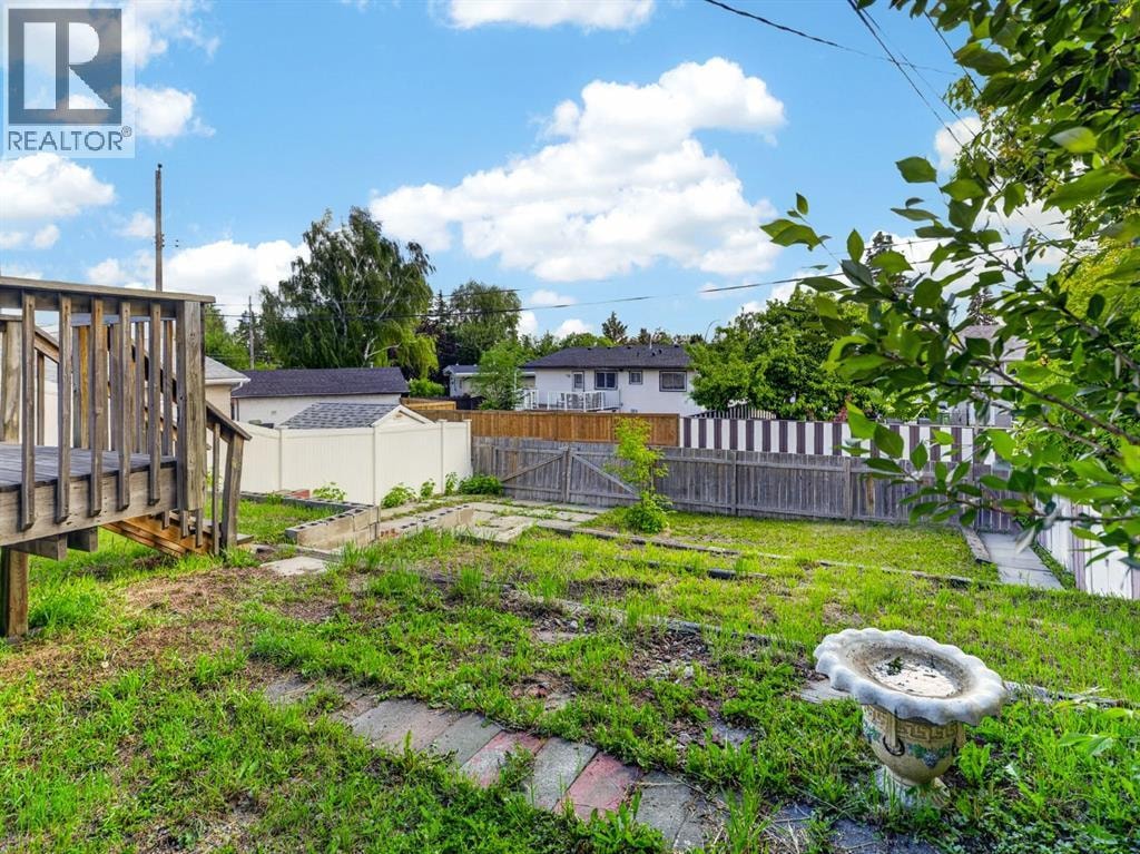 847 Raynard Crescent SE — photo 40