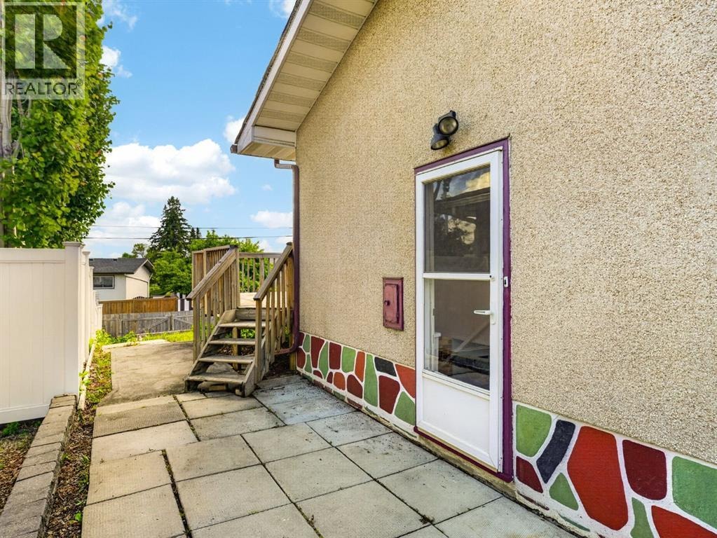 847 Raynard Crescent SE — photo 36