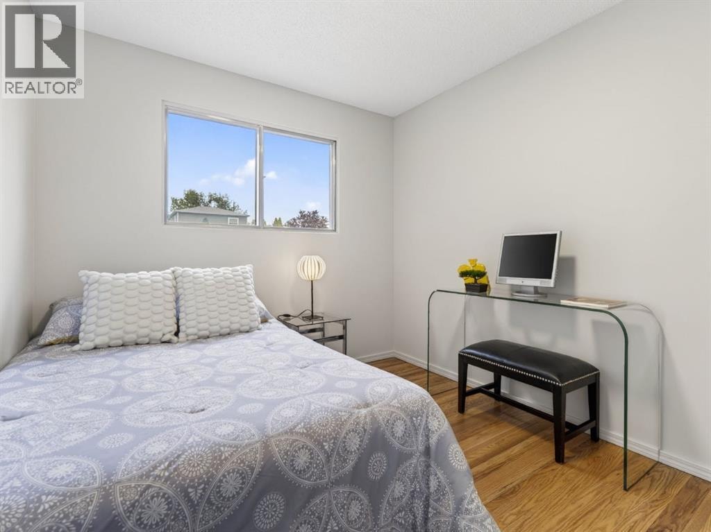 847 Raynard Crescent SE — photo 28