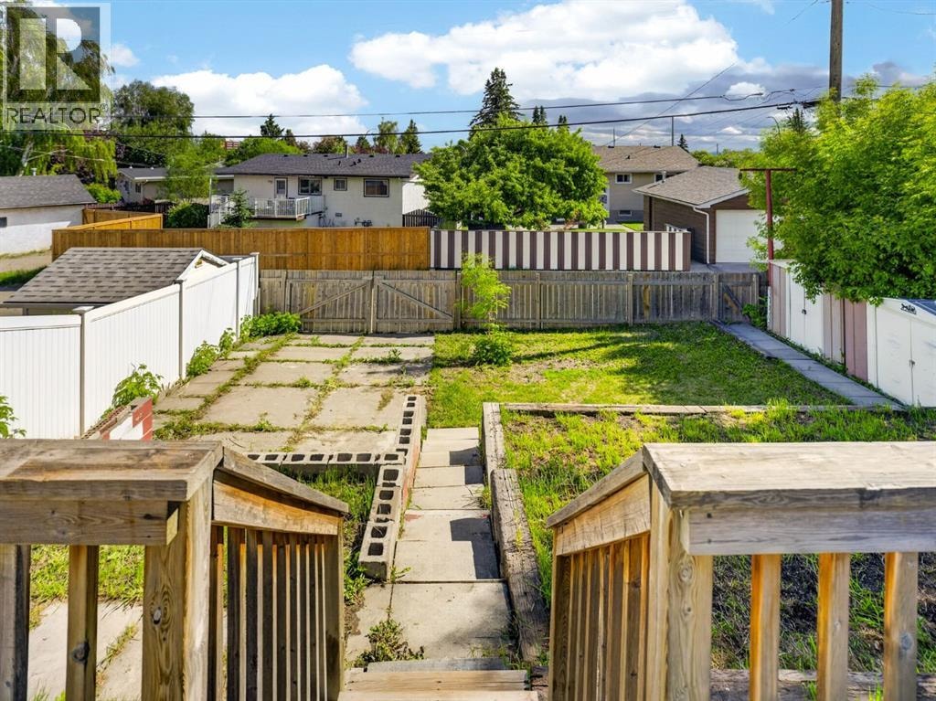 847 Raynard Crescent SE — photo 46