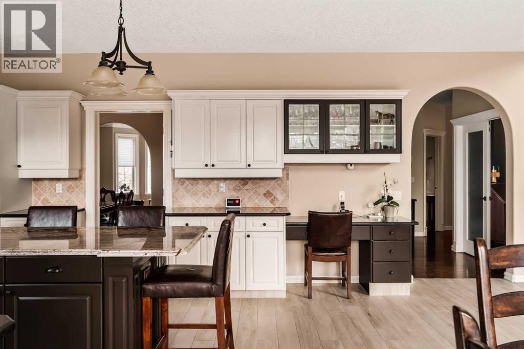 70 Patterson Close SW — photo 13