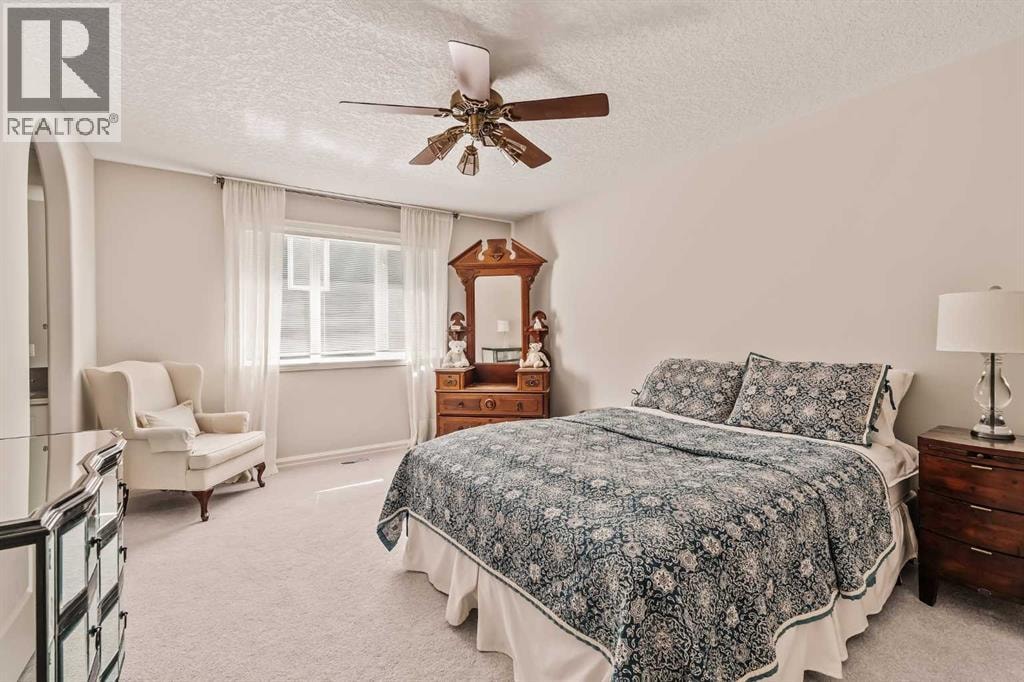 70 Patterson Close SW — photo 32