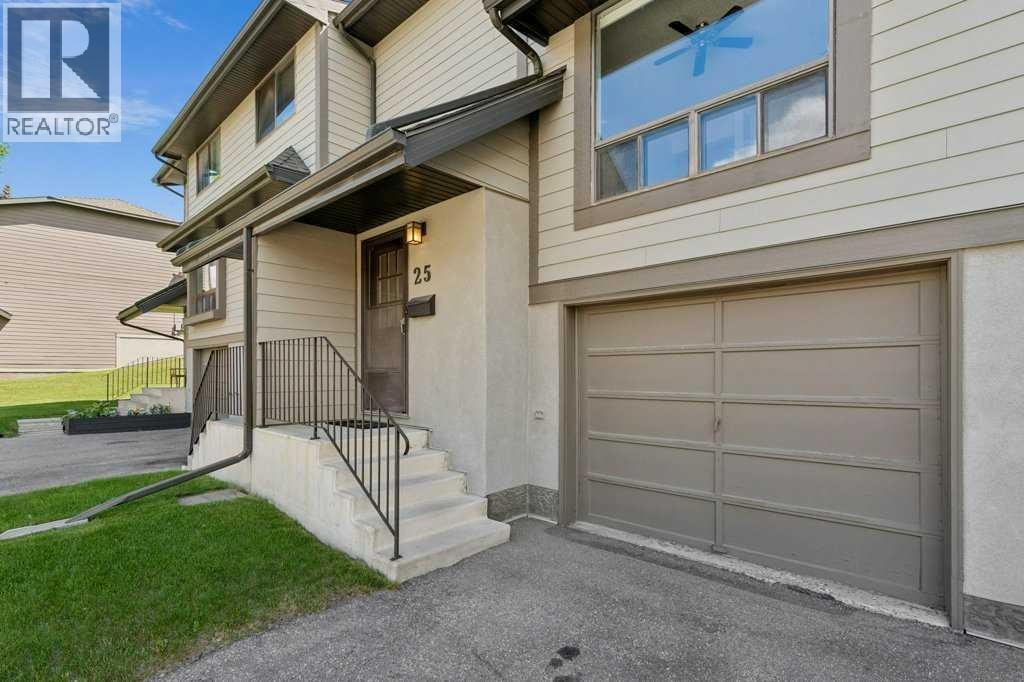 25, 5019 46 Avenue SW — photo 3