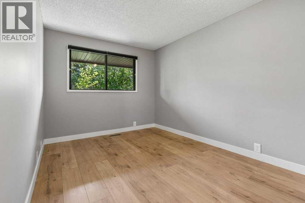 25, 5019 46 Avenue SW — photo 23