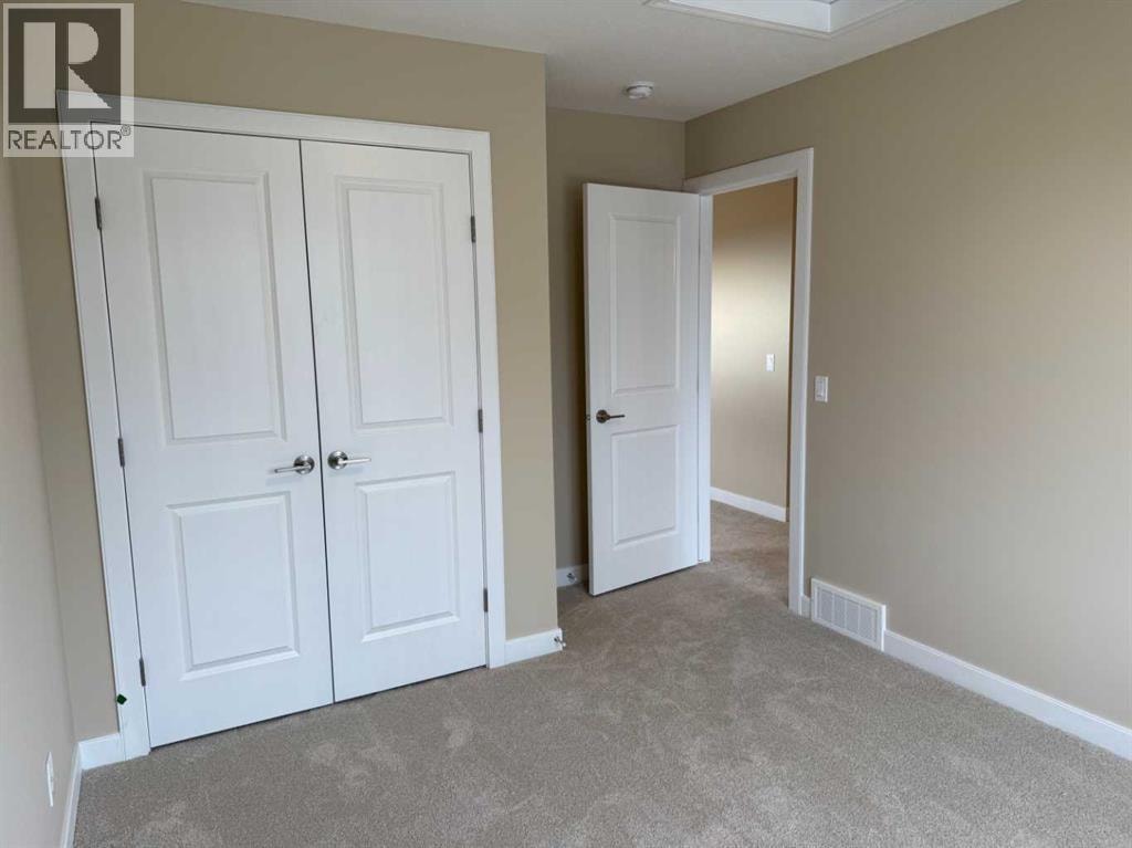 147 sundown Crescent — photo 38