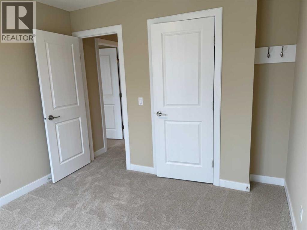 147 sundown Crescent — photo 40