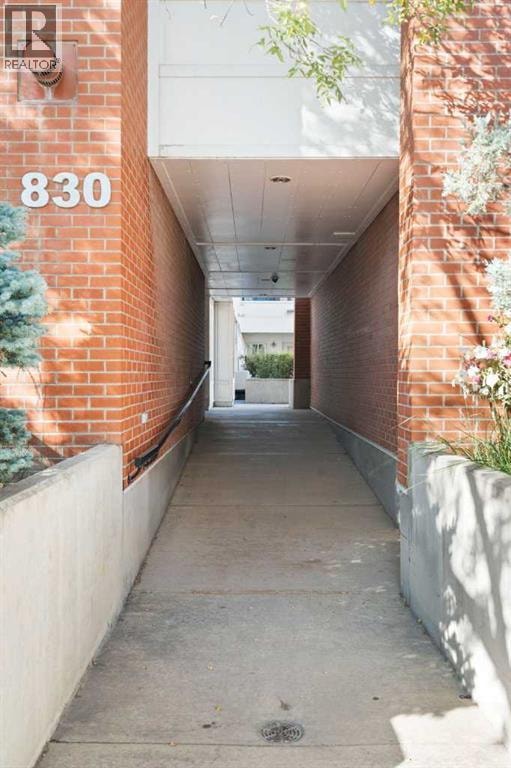 406, 830 Centre Avenue NE — photo 38