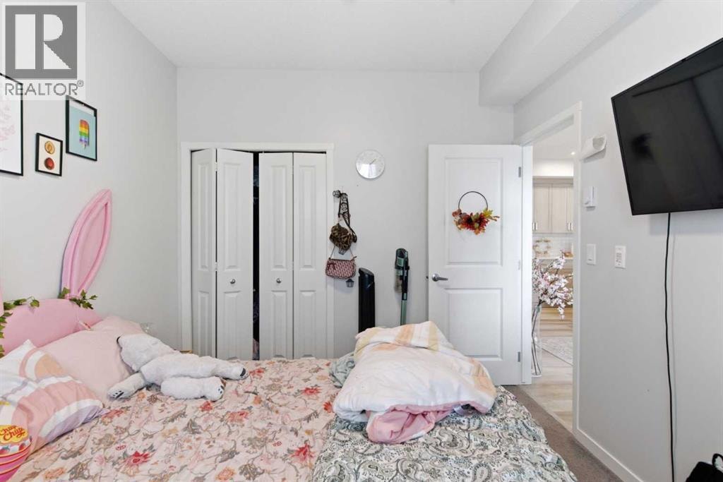 3417, 33 Carringham Gate NW — photo 32