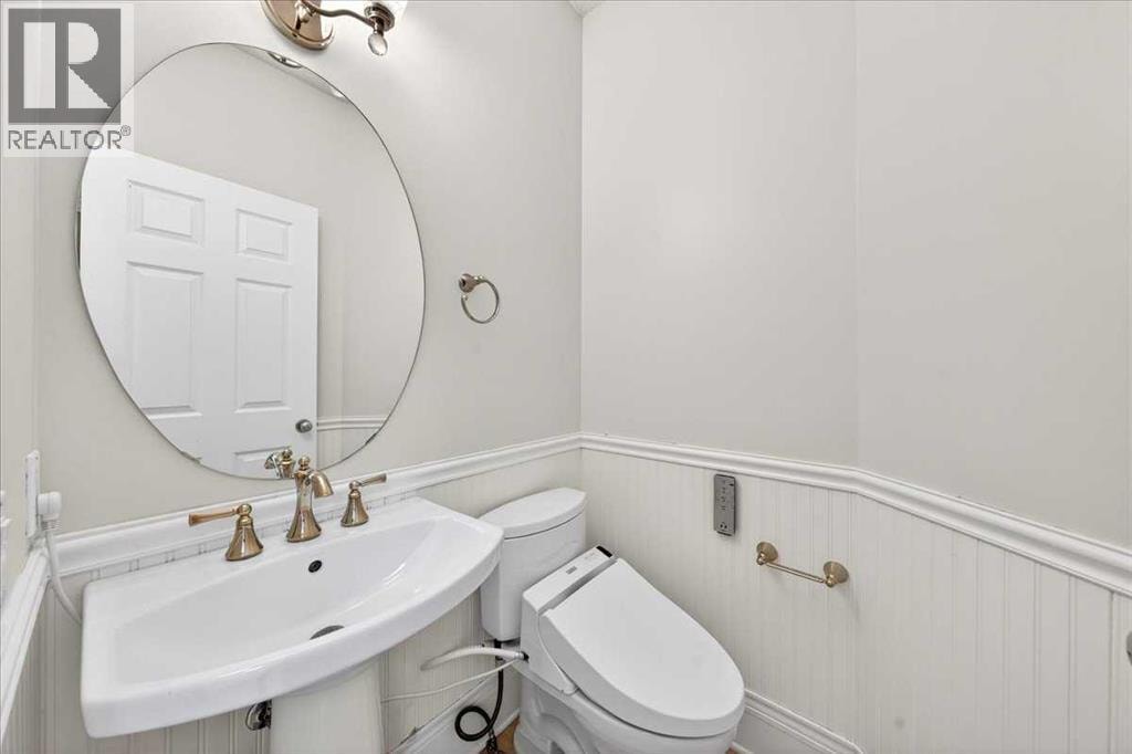 18 Cougarstone Bay SW — photo 24