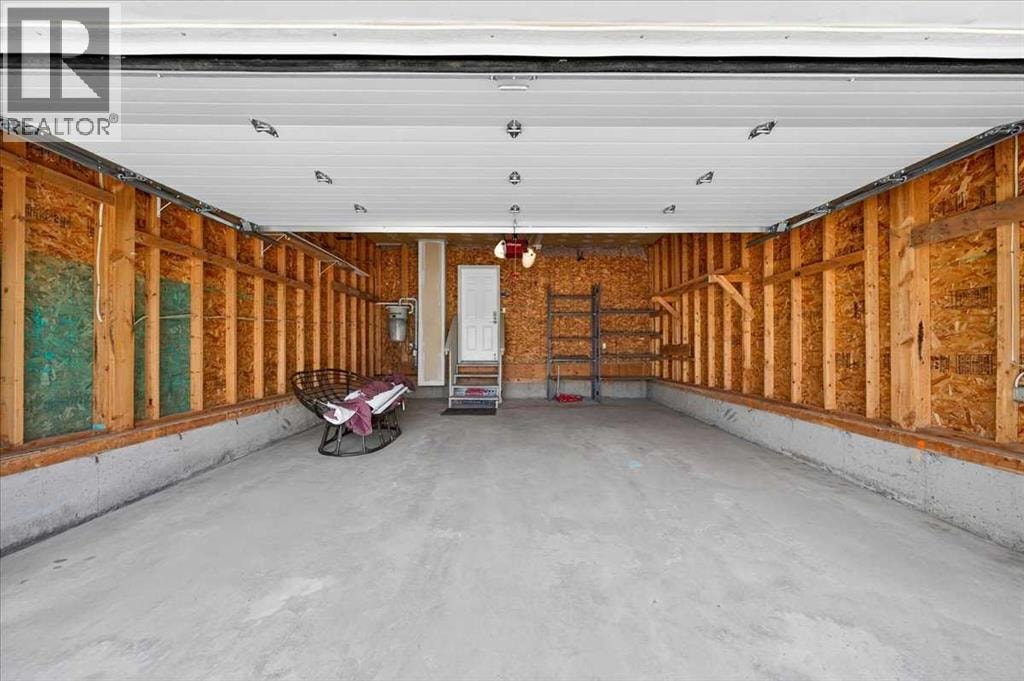 18 Cougarstone Bay SW — photo 43
