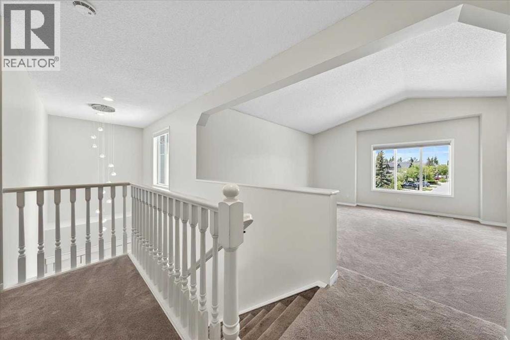 18 Cougarstone Bay SW — photo 25