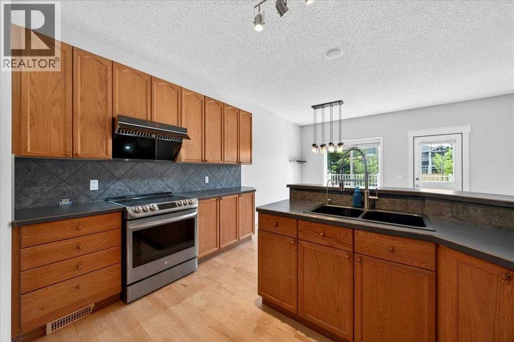 18 Cougarstone Bay SW — photo 21