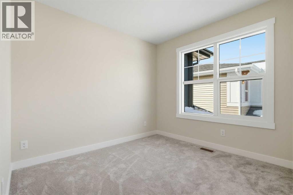 302 Kinniburgh Loop — photo 32